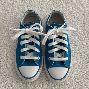 CONVERSE ALL STAR. Dinoverse Kids' Blue/White Sneakers Size 11. Great Condition